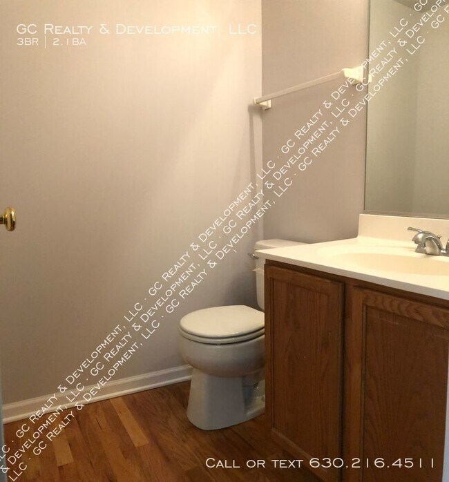 Building Photo - 1044 Savoy Ct