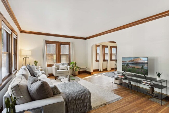 Building Photo - Charming 3-Bed Duplex in Vibrant Minneapolis Neighborhood