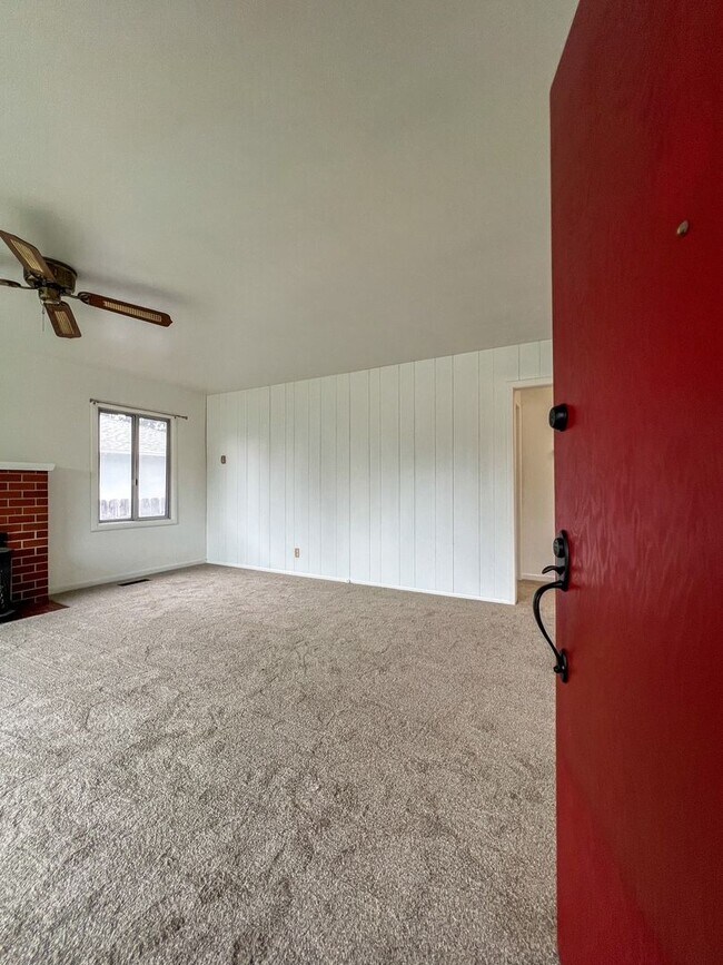 Building Photo - 1624 Ora Dr
