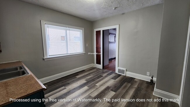 Foto del edificio - 2797 E 125th St