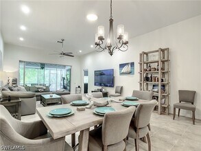 Building Photo - 725 Mainsail Pl