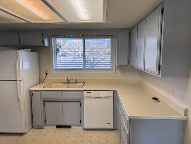 Foto del edificio - 3 Bedroom/ 2 Bathroom Single Level Home