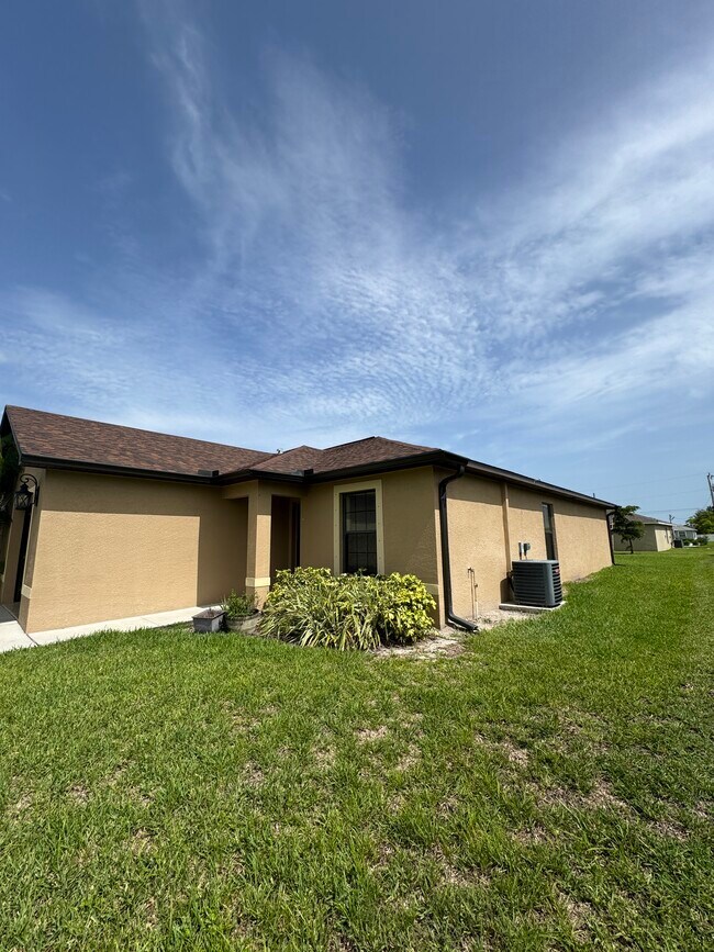 Foto del edificio - 1632 SW 32nd Terrace