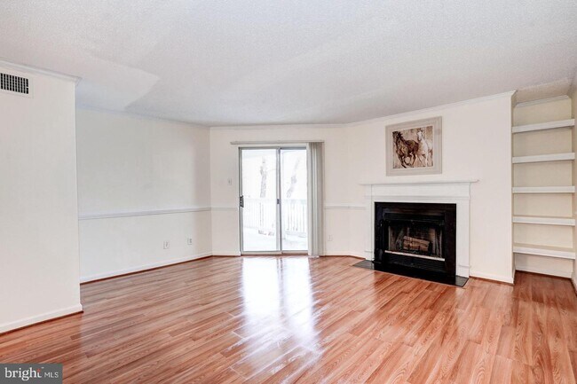 Building Photo - 1533 Lincoln Way