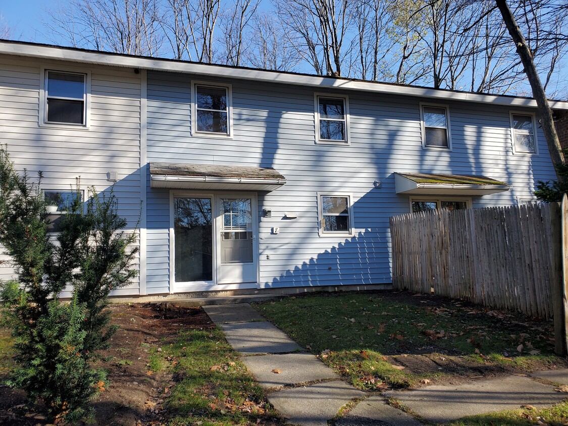 Primary Photo - 159 Village Green Dr