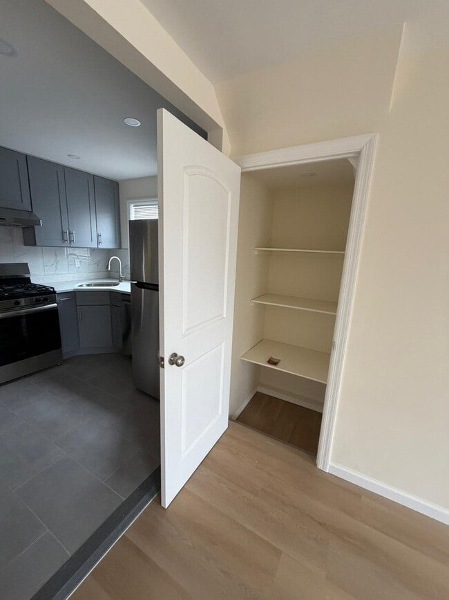 Foto del edificio - 5102 Fillmore Ave