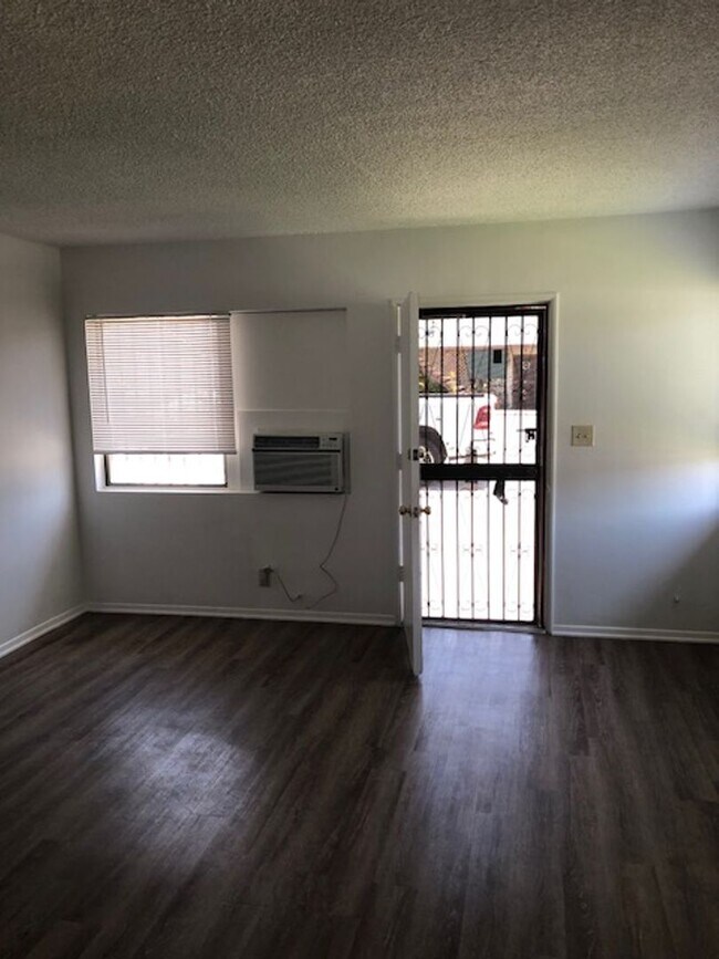 Building Photo - 9847 Loftus Dr