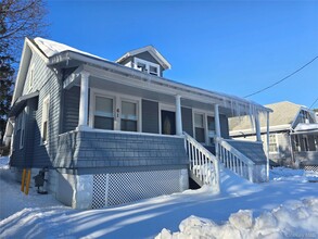 Building Photo - 61 Violet Ave