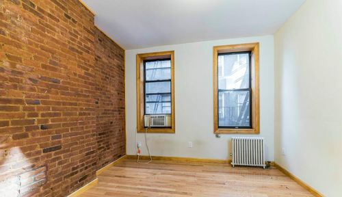 Primary Photo - 92 E 7th St