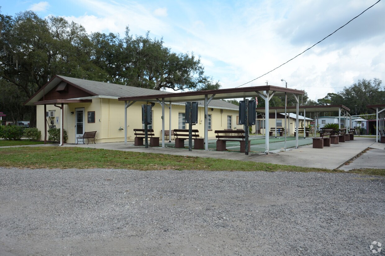 3950 Dixon St, Zephyrhills, FL 33542 Apartments in Zephyrhills, FL