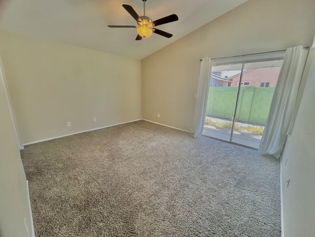Building Photo - 3633 W Wahalla Ln