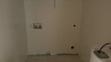 Building Photo - 2445 Hoitt Ave