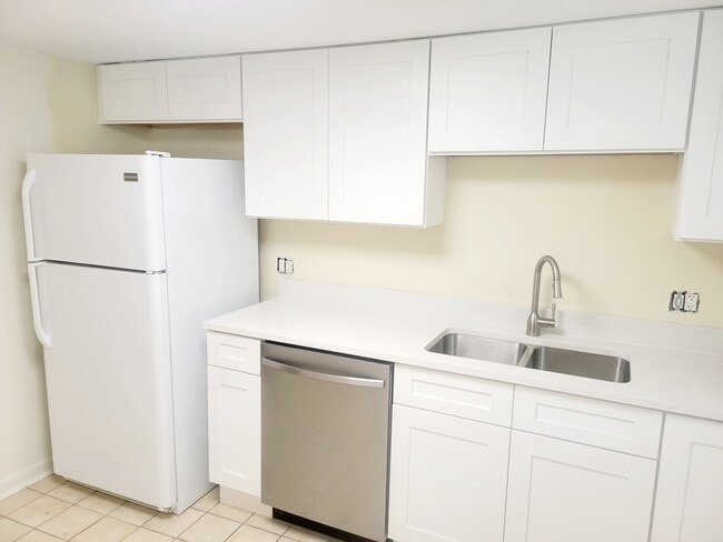 Foto del edificio - 8537 W Foster Ave
