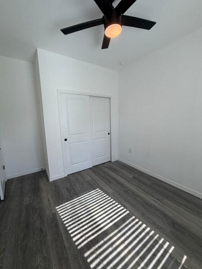 Foto del edificio - 2122 Armour Rd