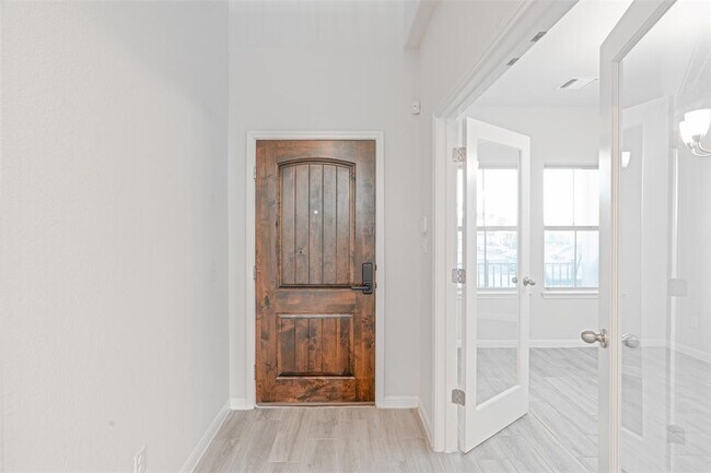 Foto del edificio - 204 Greenway Dr