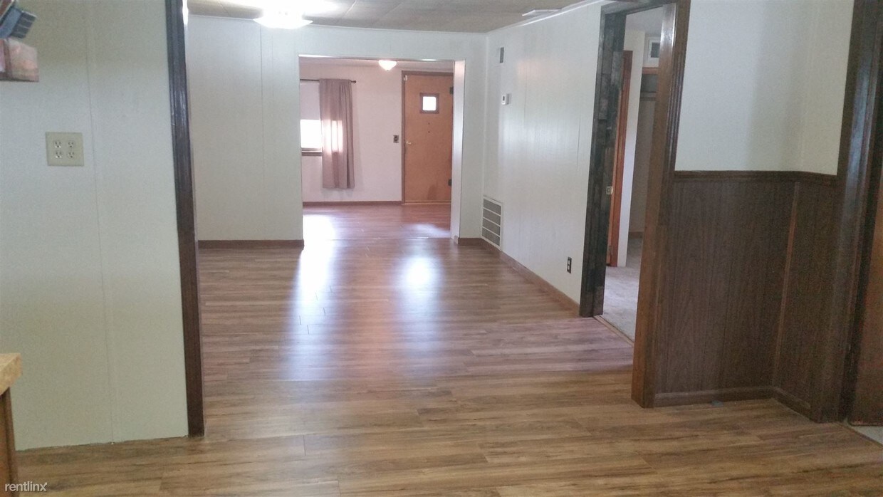 Building Photo - 402 E Ottawa St