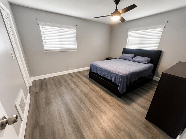 Foto del edificio - 7975 NW 8th St