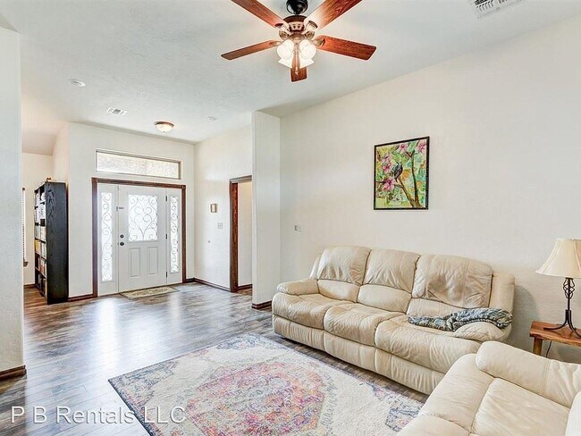 Foto del edificio - 4 br, 3 bath House - 8542 SW Sun Valley Drive