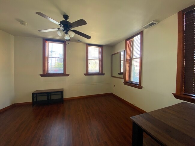 Building Photo - 1340 W 19th St
