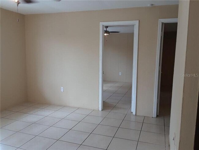 Foto del edificio - 1032 W Jefferson St