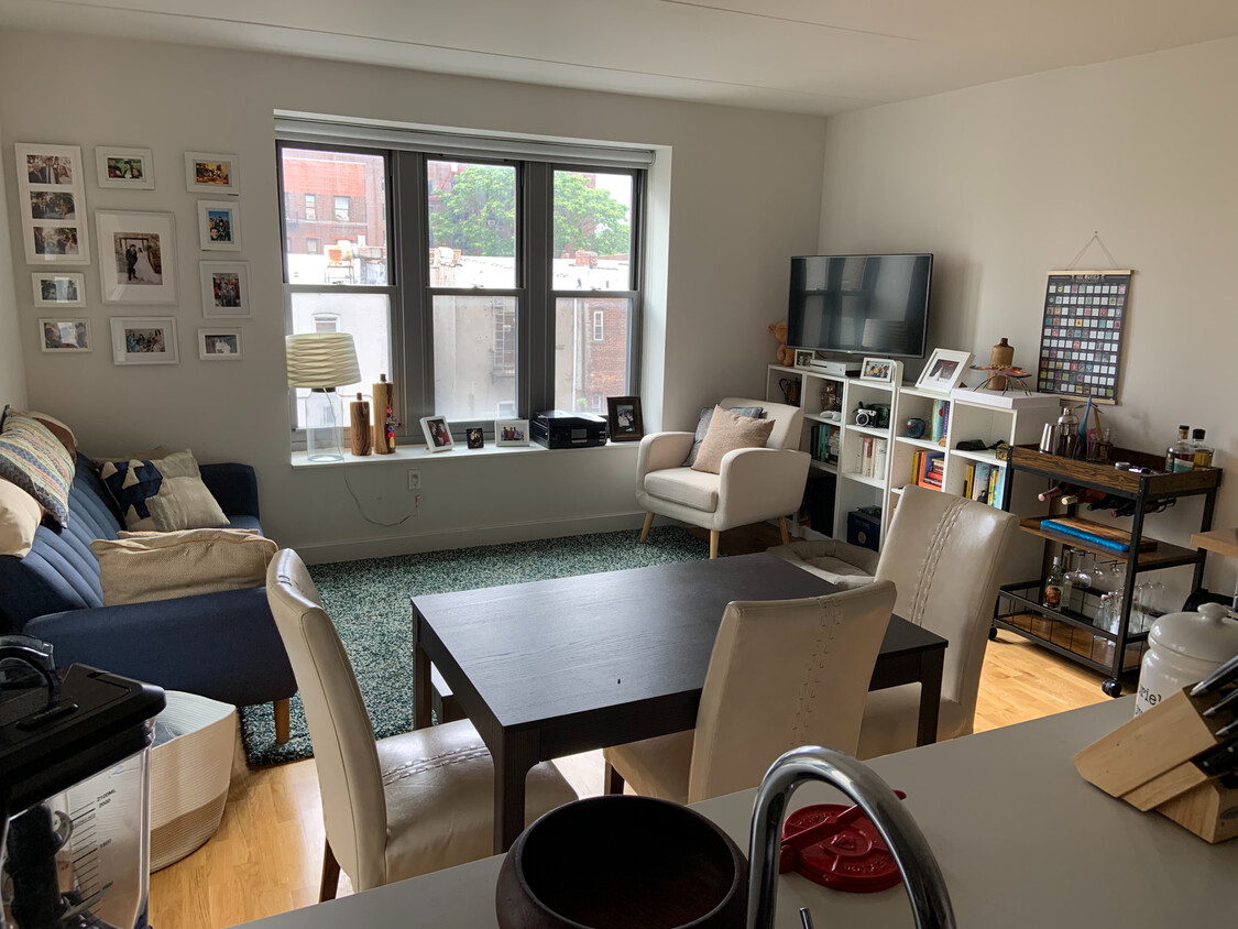 Foto principal - 310 Clarkson Ave