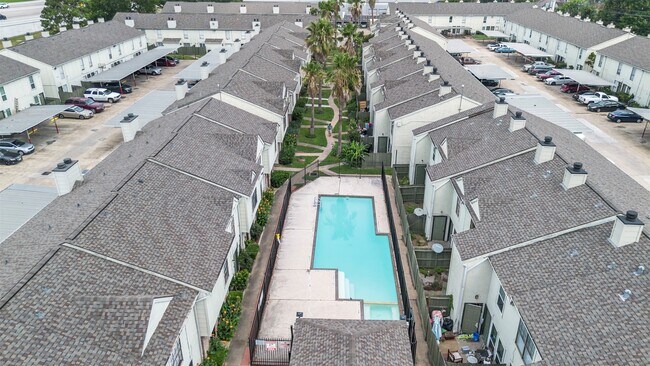 Building Photo - 8713 Village of Fondren Dr