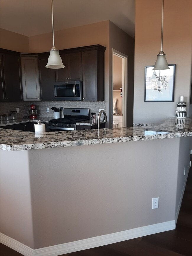 Building Photo - Beautifully 3 Bedroom Furnished Home In Gr...