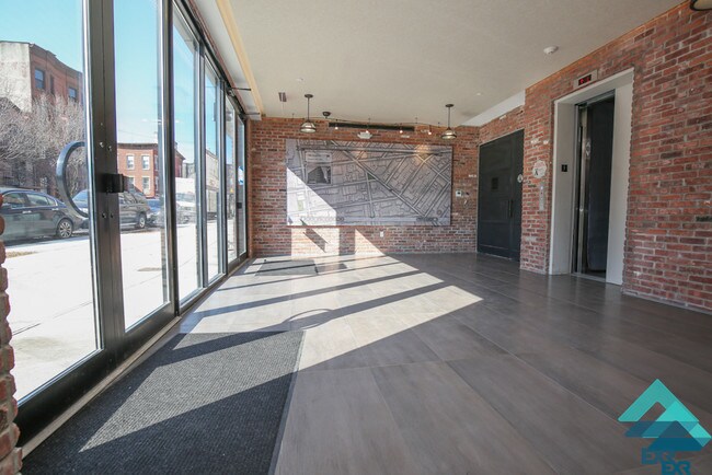 Building Photo - 865 Willoughby Ave