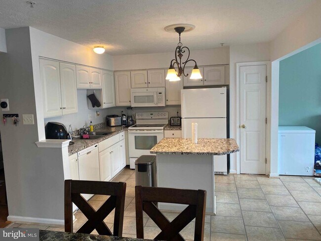 Building Photo - 5325 Abbeywood Ct
