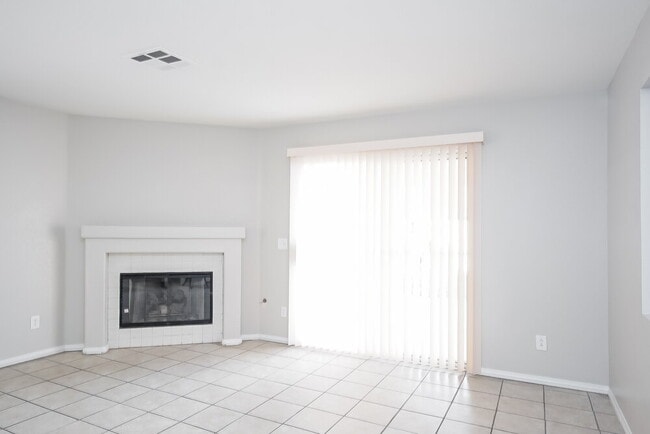 Foto del edificio - 7212 Single Pine Dr