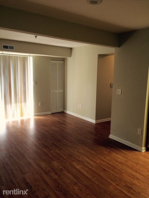 Foto del edificio - 2111 Jefferson Park Ave