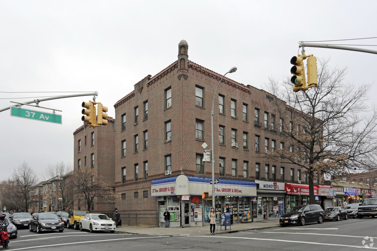 The Estates Apartments in Jackson Heights, NY