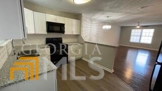 Building Photo - 205 Doves Ln