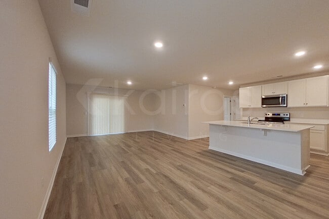Building Photo - 123 Overstreet Way