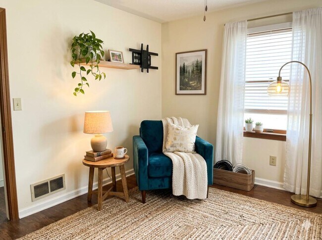 Building Photo - 1756 Straw Valley Rd