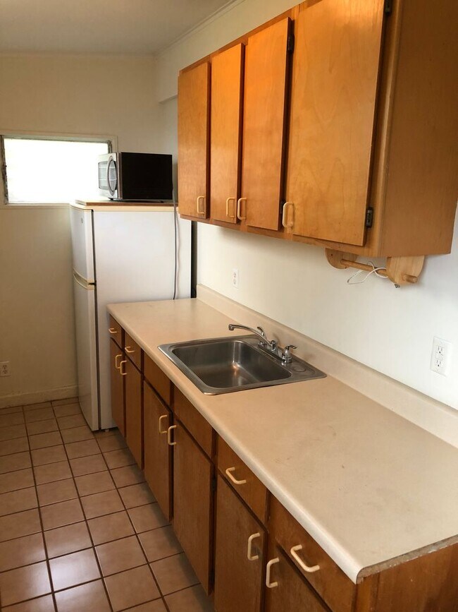 Building Photo - COZY 1/1/1 COTTAGE LOCATED LOWER-MANOA BY ...