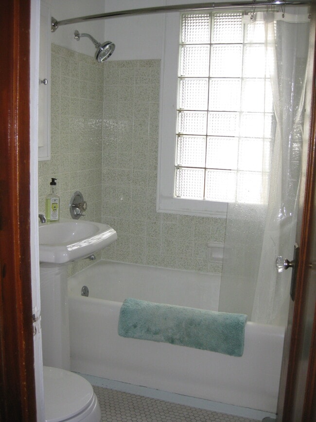Bathroom - 3156 S Nevada St