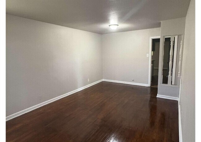 Foto del edificio - 4825 Brinkley St