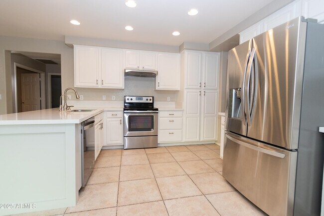 Building Photo - 2388 S Sycamore Pl