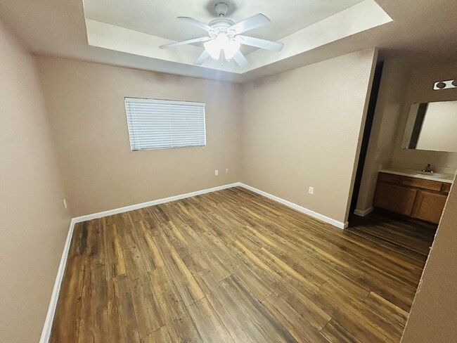 Building Photo - Gorgeous 2Bed/2 Bath Duplex in North West SA