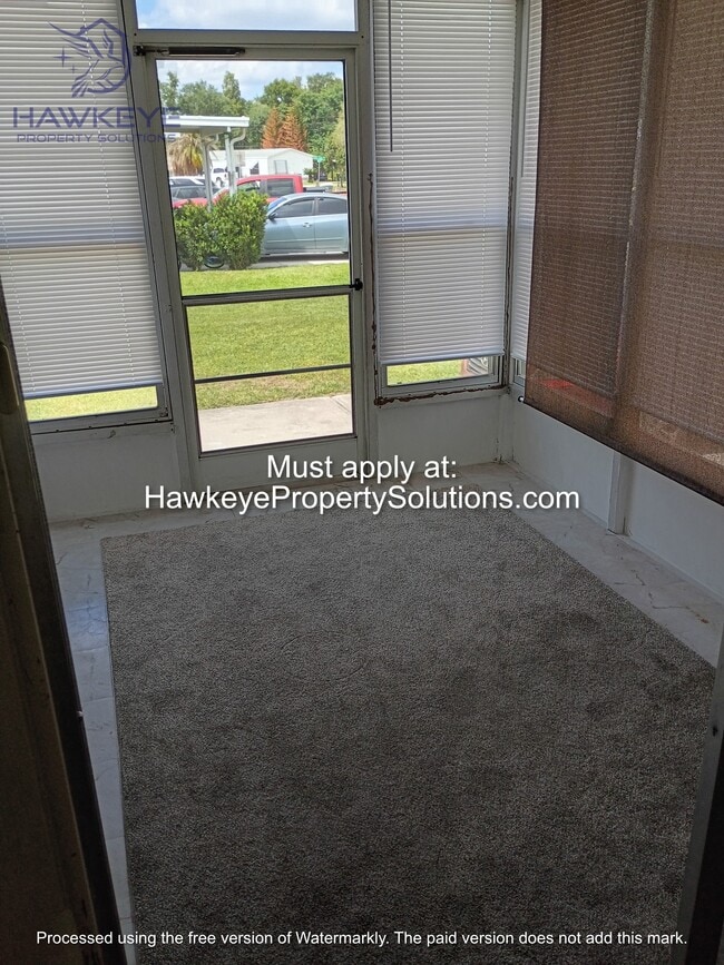 Foto del edificio - 435 Lazy Lake Dr W