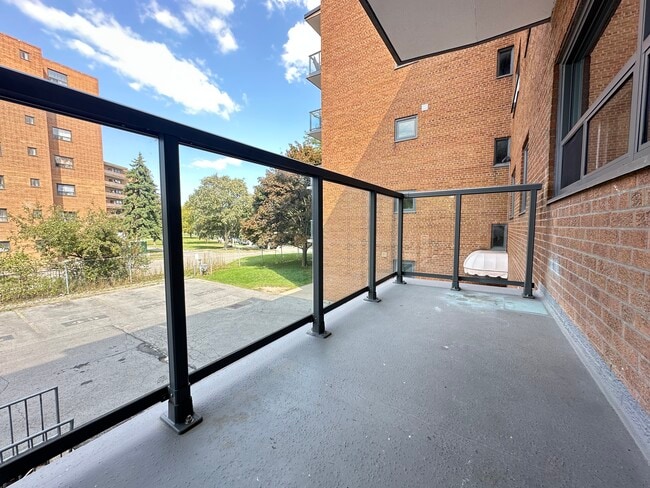 Building Photo - 483 Linwell Road