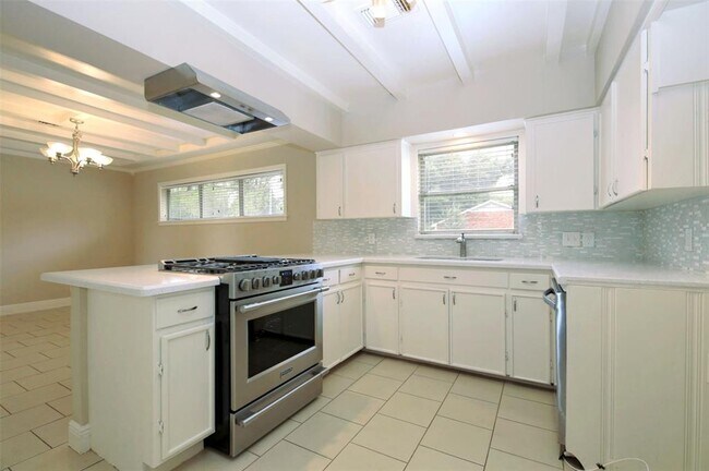 Foto del edificio - 4629 Carleen Rd