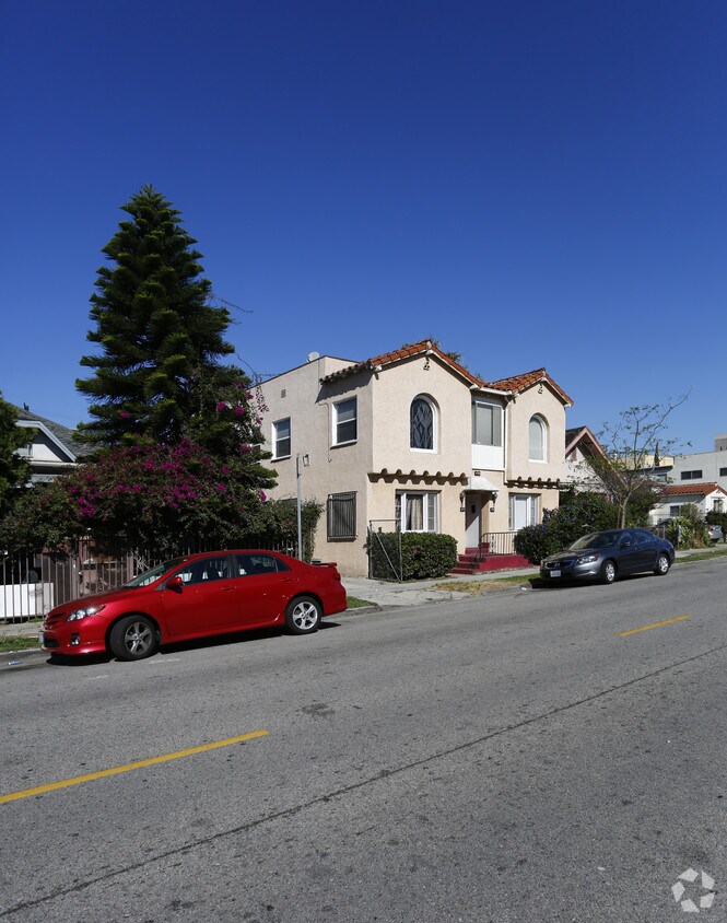 Building Photo - 975 S Catalina St