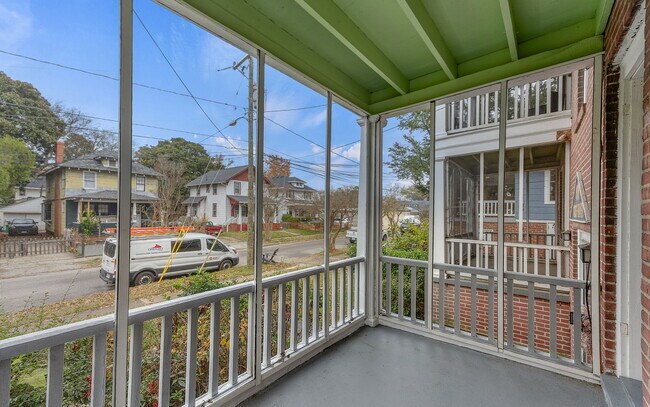 Foto del edificio - 819 W 51st St