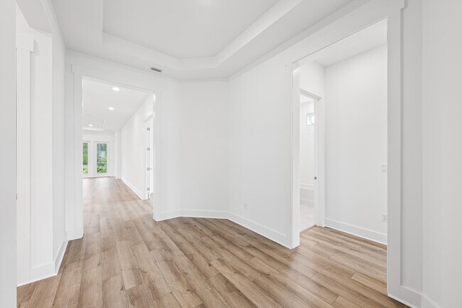 Building Photo - 169 Orman Ct