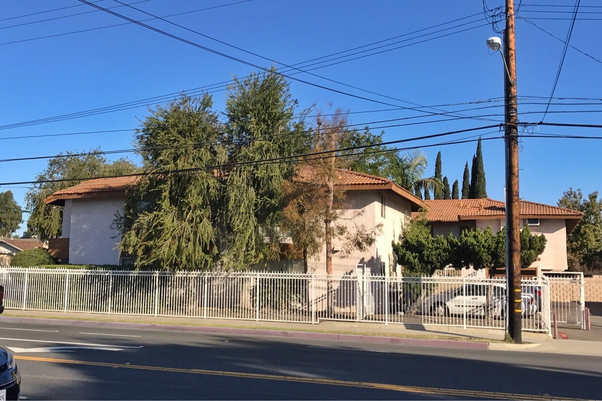 Primary Photo - 5962 Kingman Ave