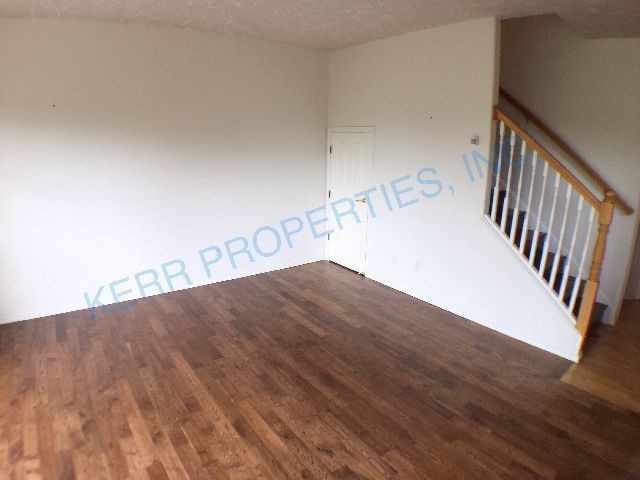 Foto del edificio - 2643 NE Rocky Butte Rd