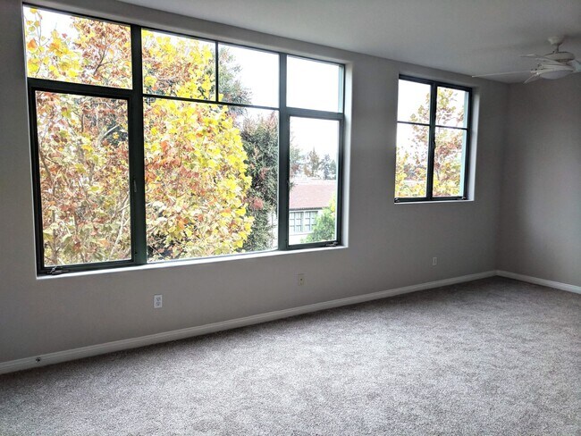 Foto del edificio - Beautiful Condo in Downtown San Jose. Grea...