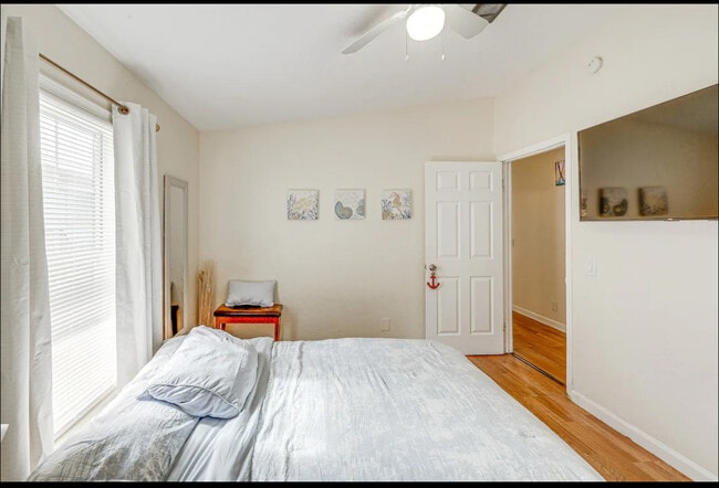 Photo - 716 21st St House